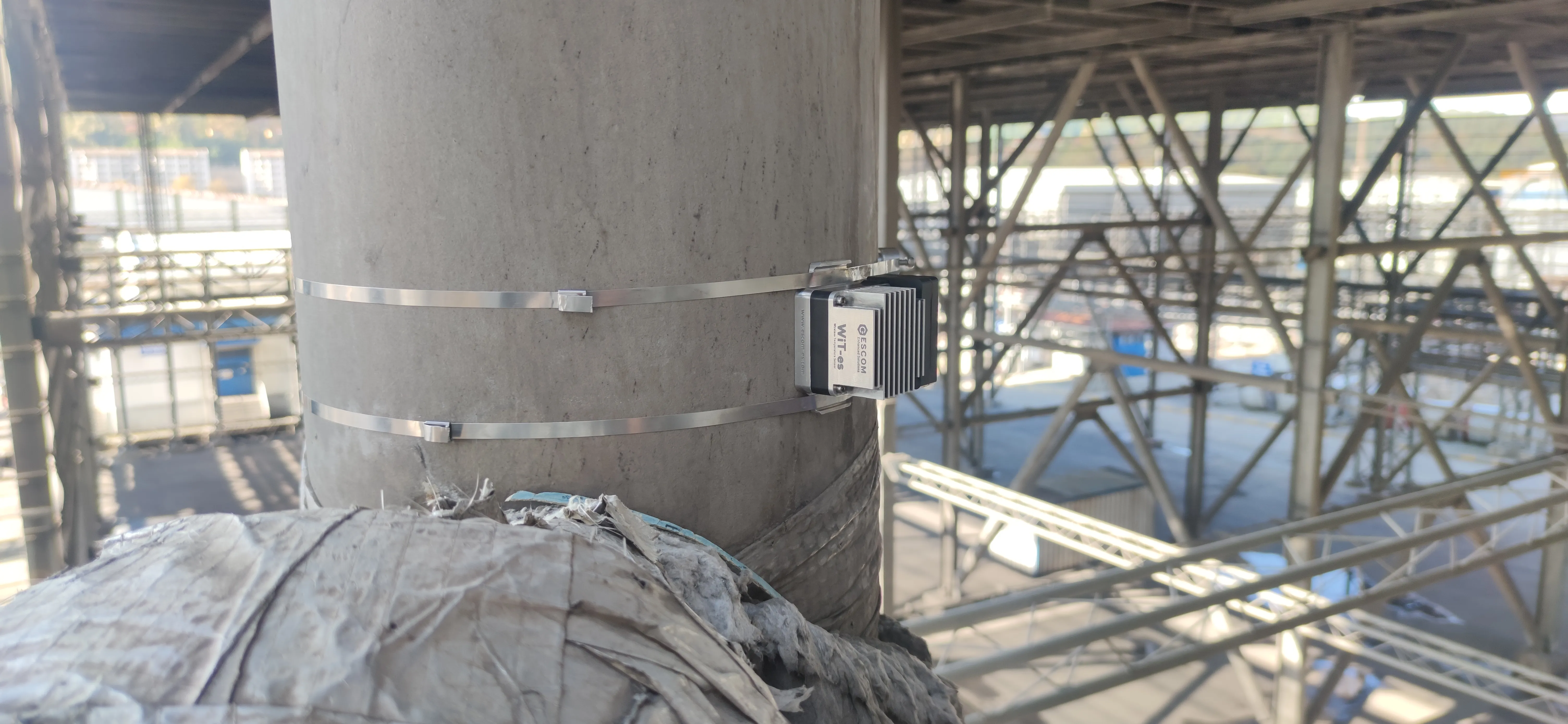 Vista de campo del sensor de temperatura con clip industrial sin batería WiT-es Clips